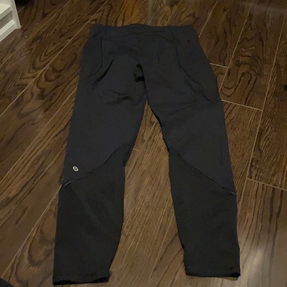 Black lululemon leggings. Mesh bottoms. Size 8. - Picture 3 of 3